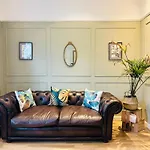 Kensington Grand Suite